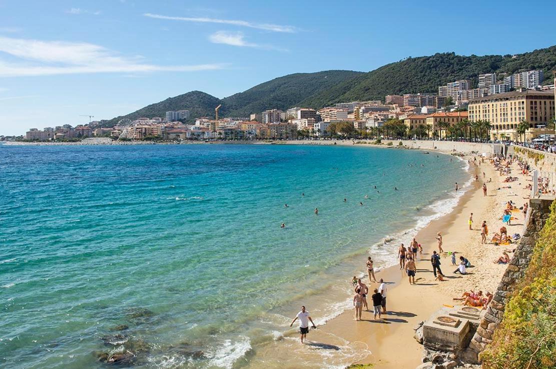 Studio Rue Pietonne Ajaccio أجاكسيو المظهر الخارجي الصورة